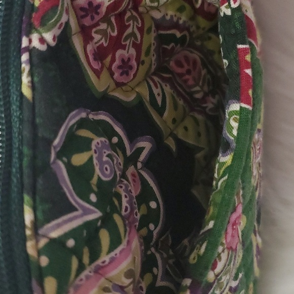 Vera Bradley Chelsea Green Small Handbag with Matching Tri Fold Wallet - Picture 2 of 11